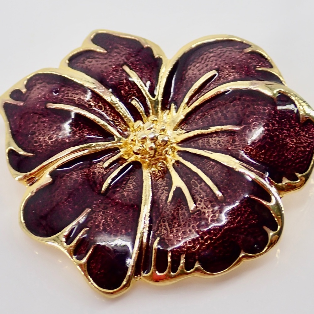 Vintage Hibiscus Hawaiian Flower Enamel Brooch Pin Purple & Gold Tone